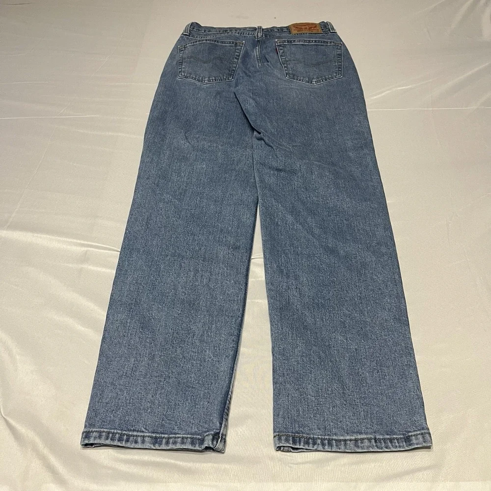 Levi's 550 Relaxed Tapered Jeans Size 30x34 Fits (29x32) Medium Wash